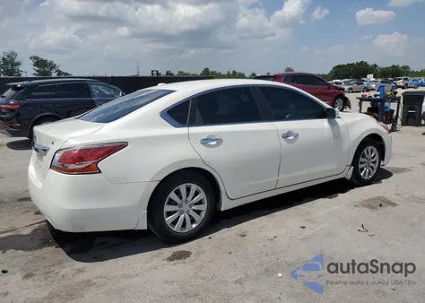 2015 Nissan Altima 2.5 z USA, uszkodzony, nr VIN 1N4AL3AP4FC228394